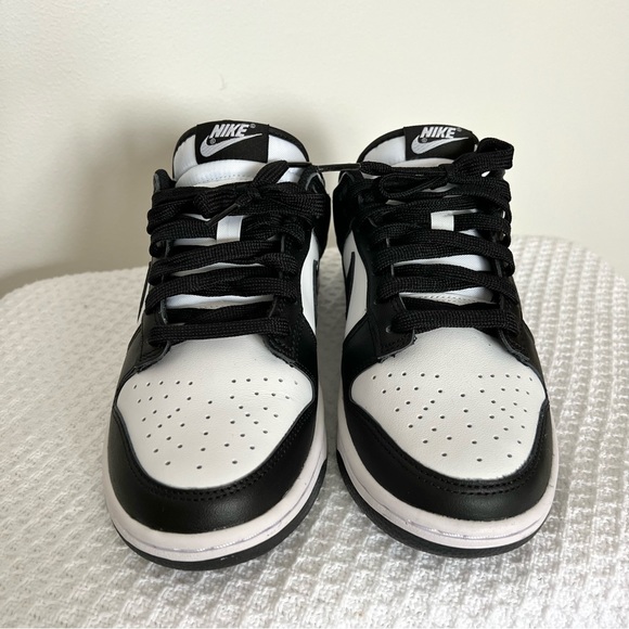 Nike Dunk Low, black and white, Panda, women’s size 7 - Picture 4 of 9